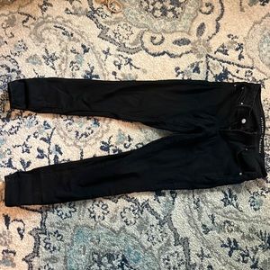 Skinny black jeans that are in great shape!